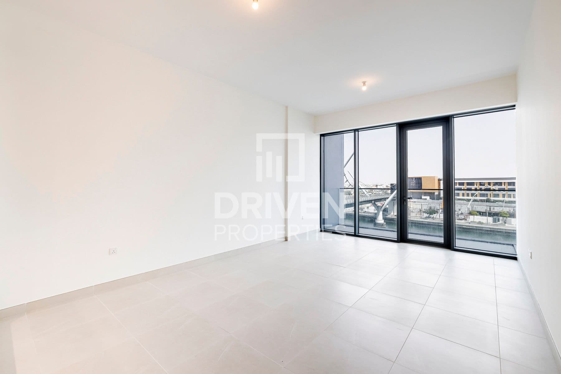 Canal Front Residence 7