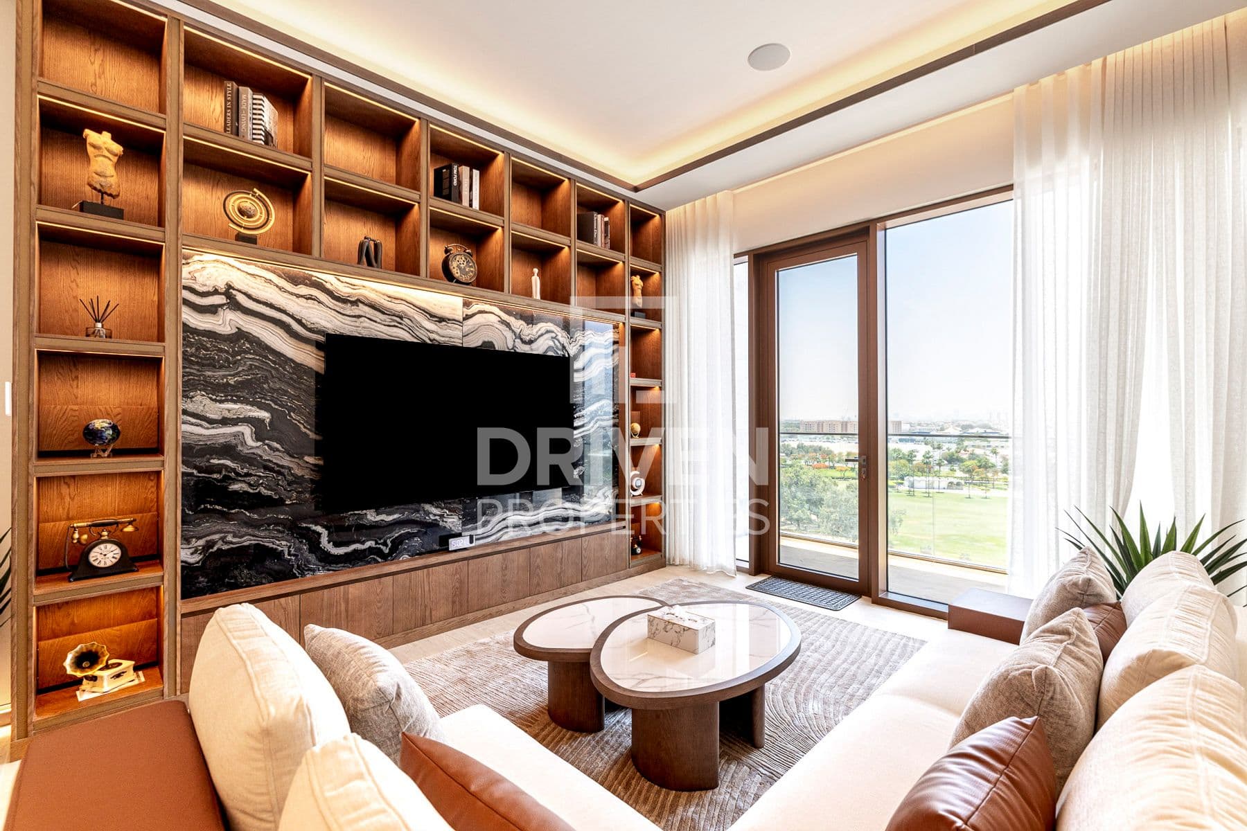 Canal Front Residence 5