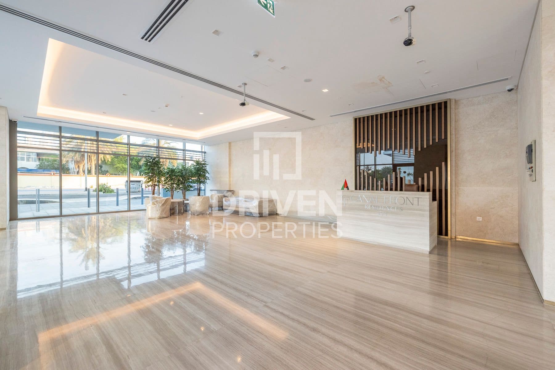 Canal Front Residence 4