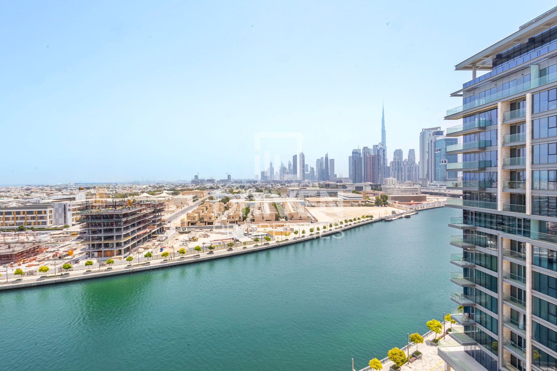 Canal Front Residence 8