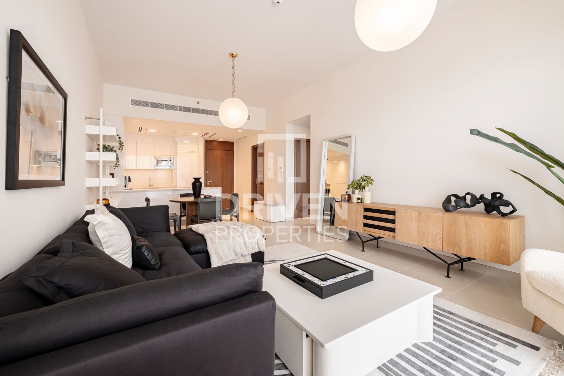 Canal Front Residence 5