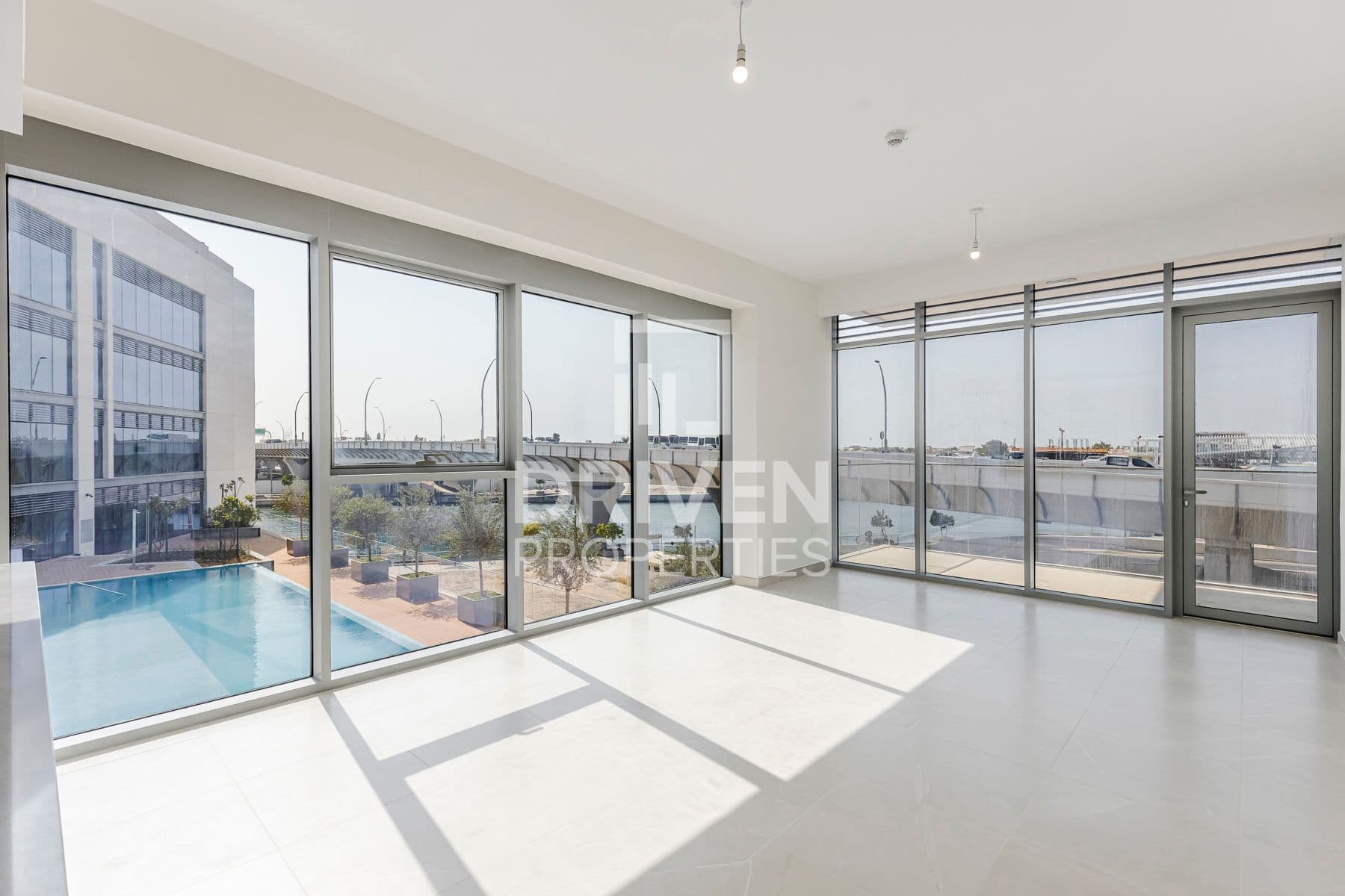 Canal Front Residence 4
