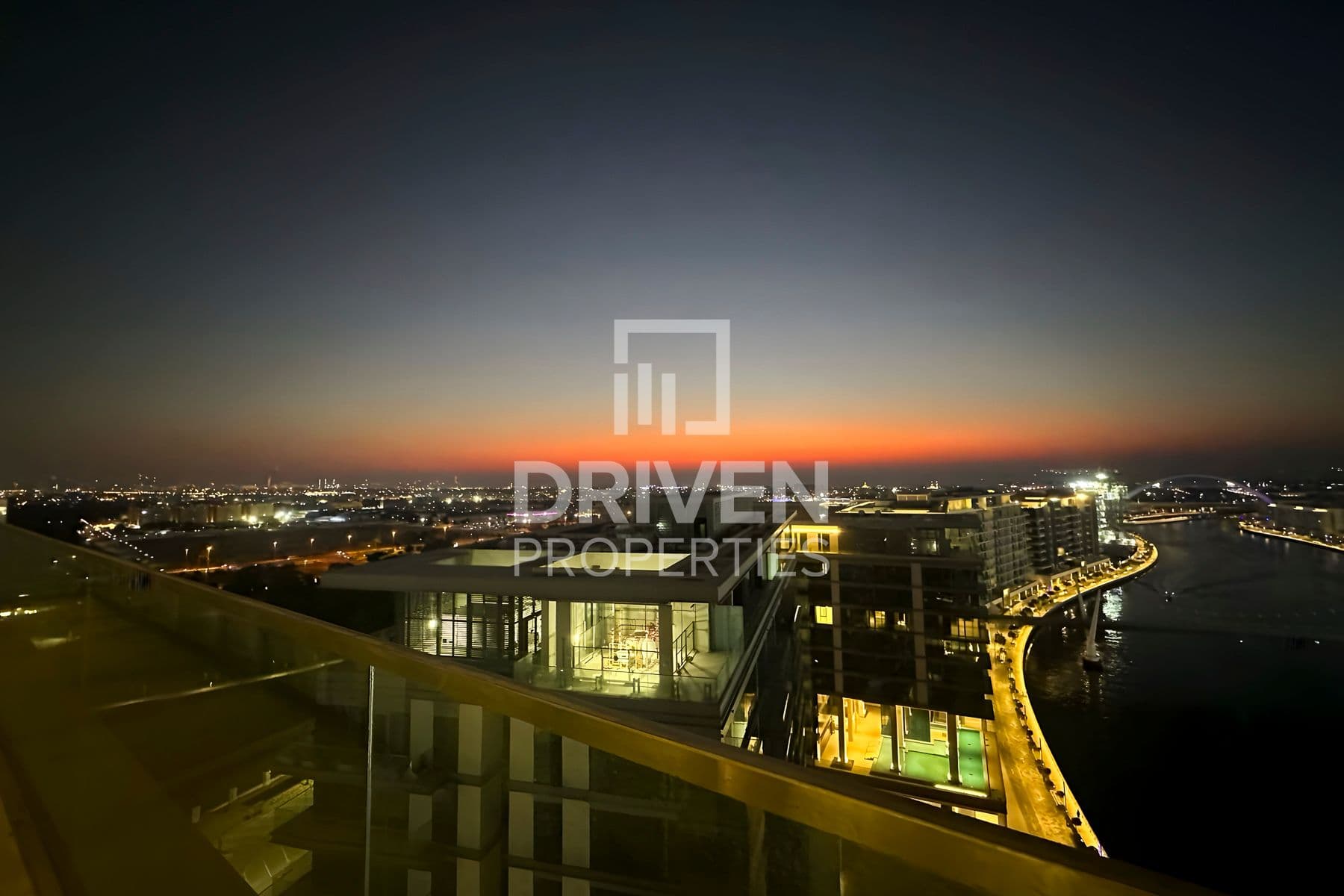 Canal Front Residence 9