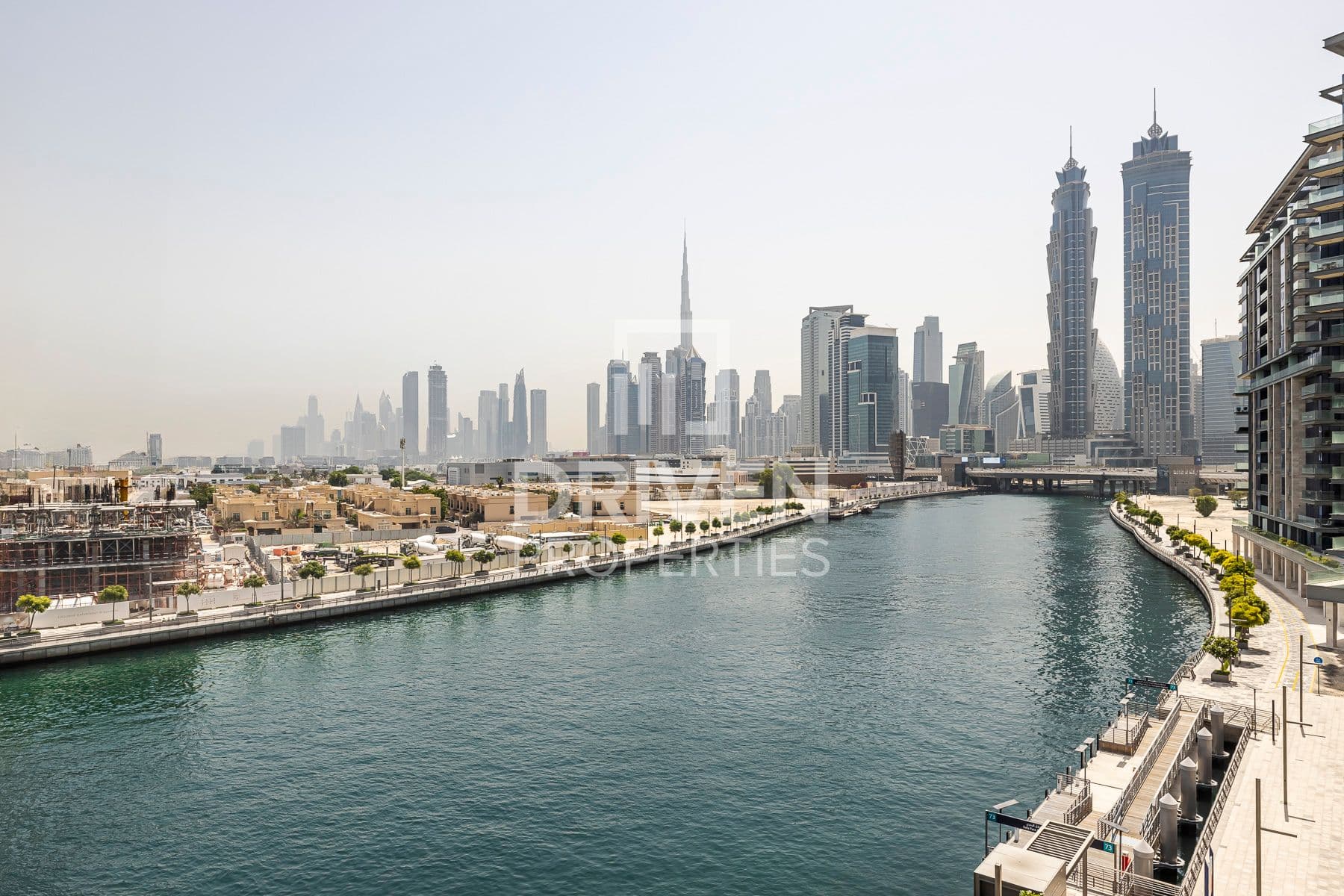 Canal Front Residence 7