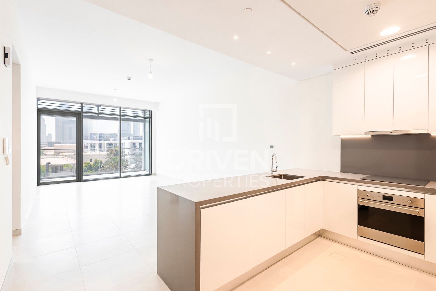 Canal Front Residence 4
