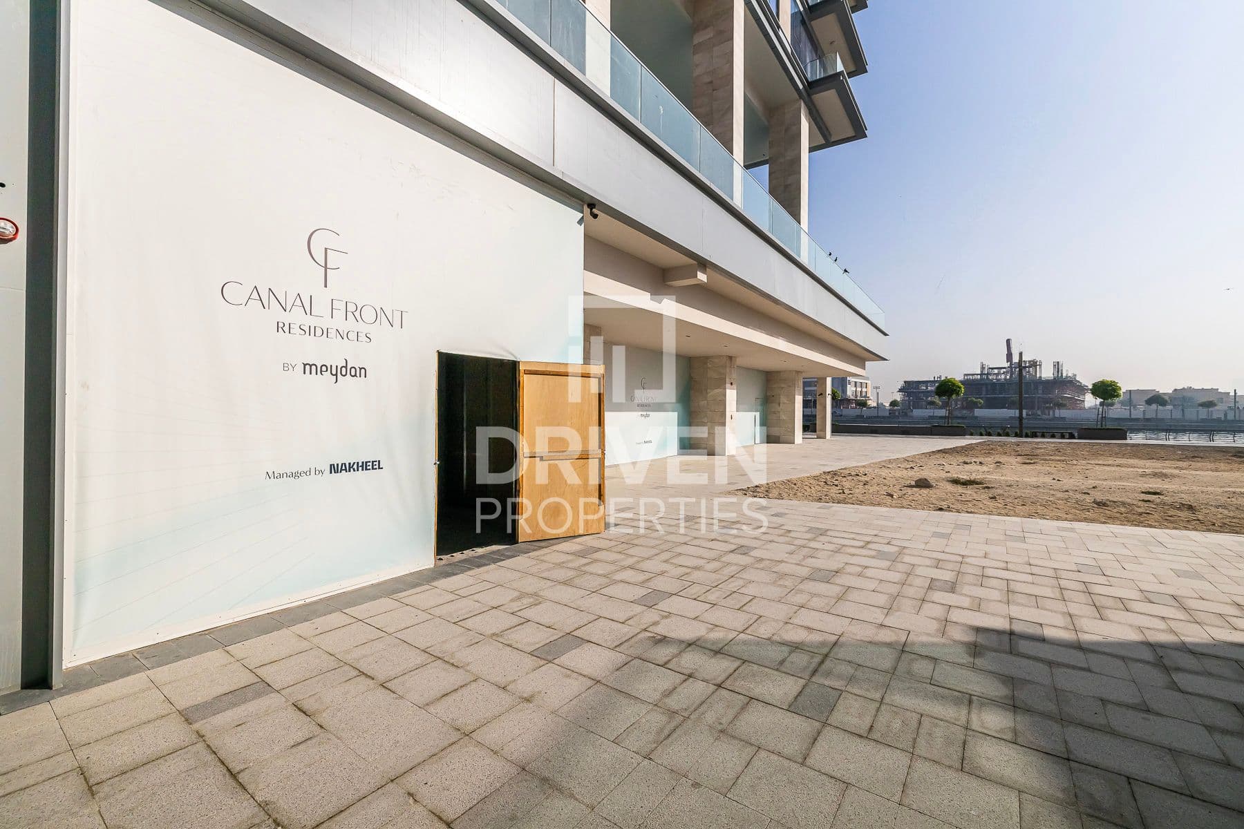 Canal Front Residence 7