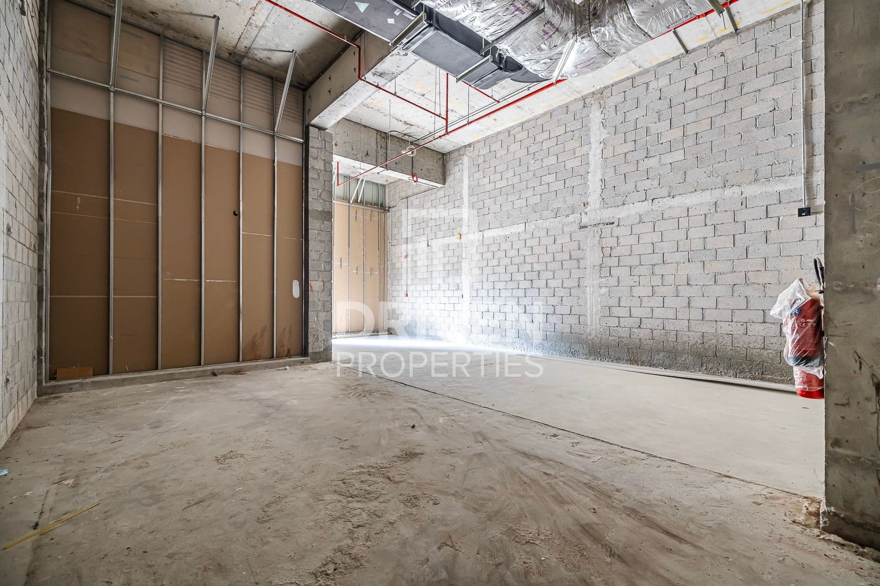 Canal Front Residence 7