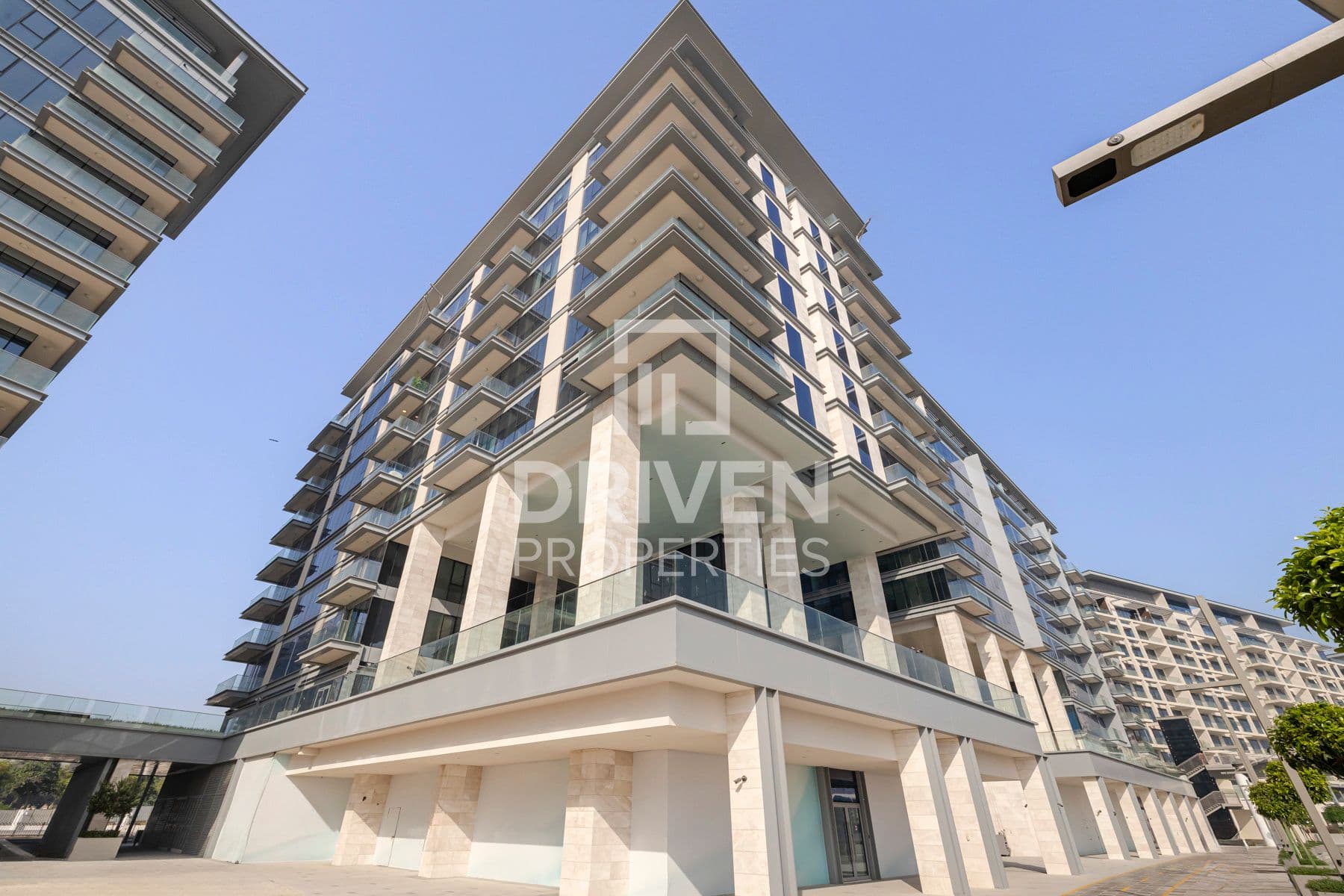 Canal Front Residence 7