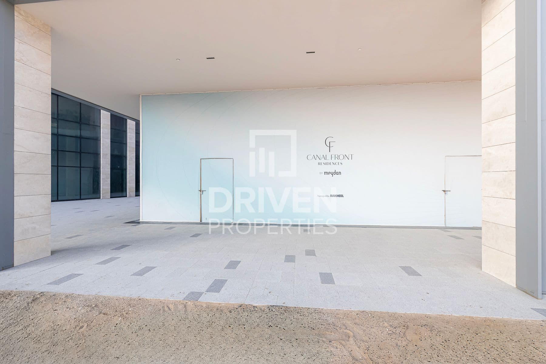 Canal Front Residence 8