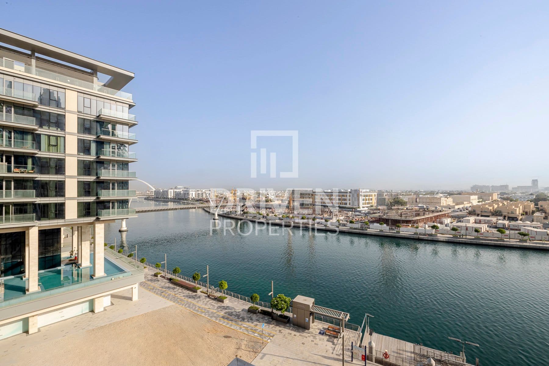 Canal Front Residence 8