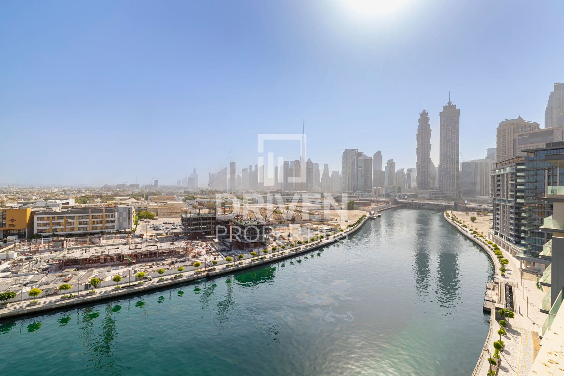 Canal Front Residence 7