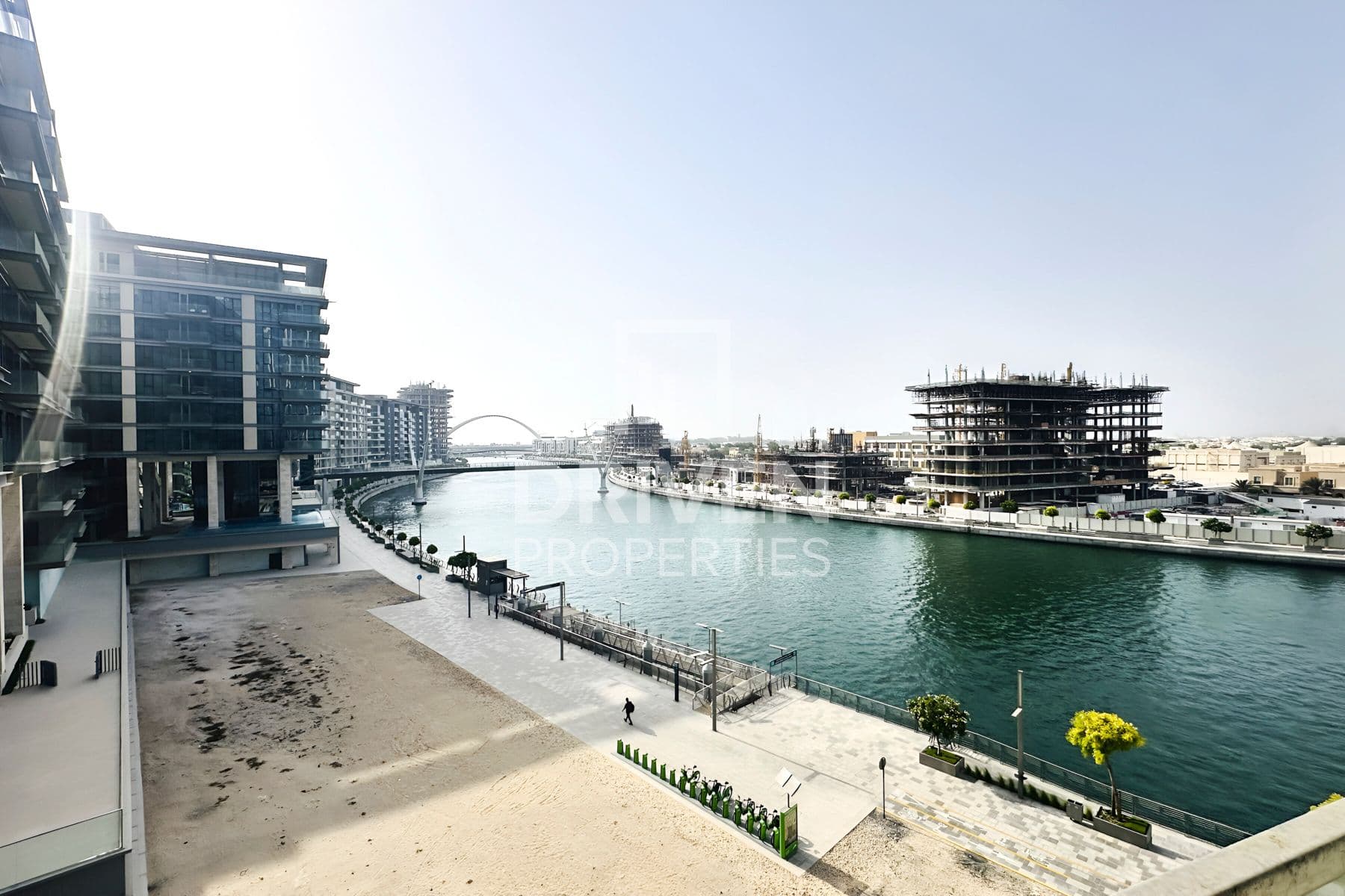 Canal Front Residence 9