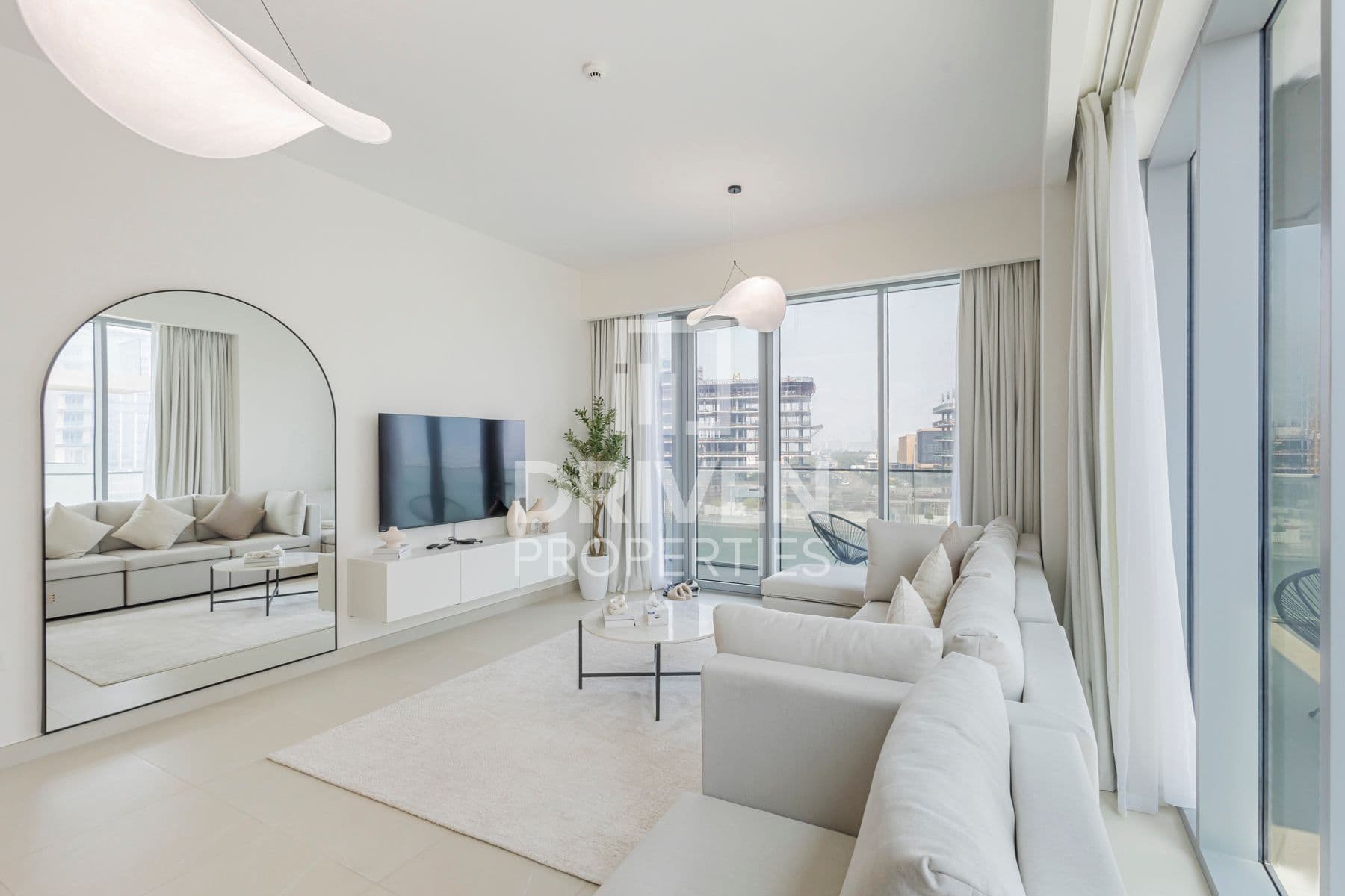 Canal Front Residence 5