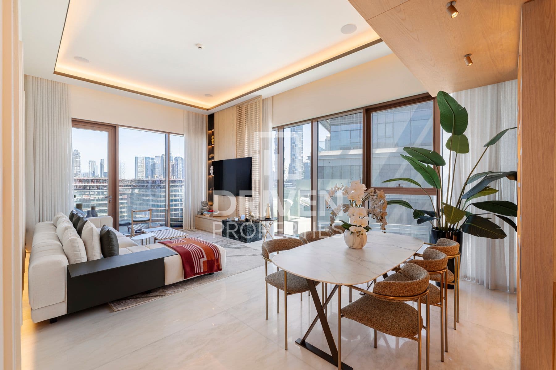 Canal Front Residence 6