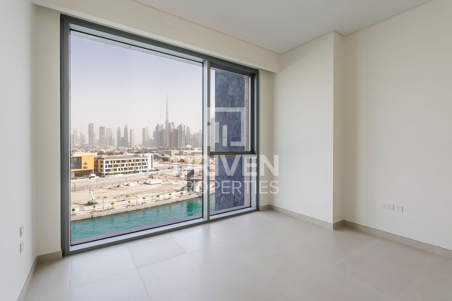 Canal Front Residence 5