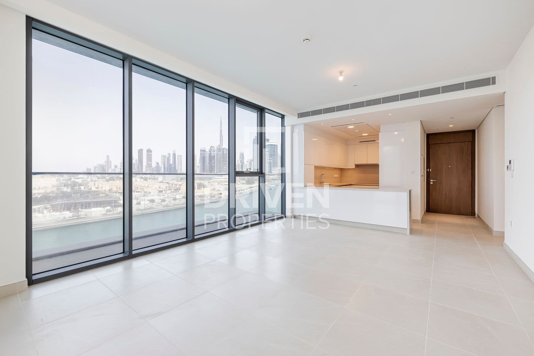 Canal Front Residence 7