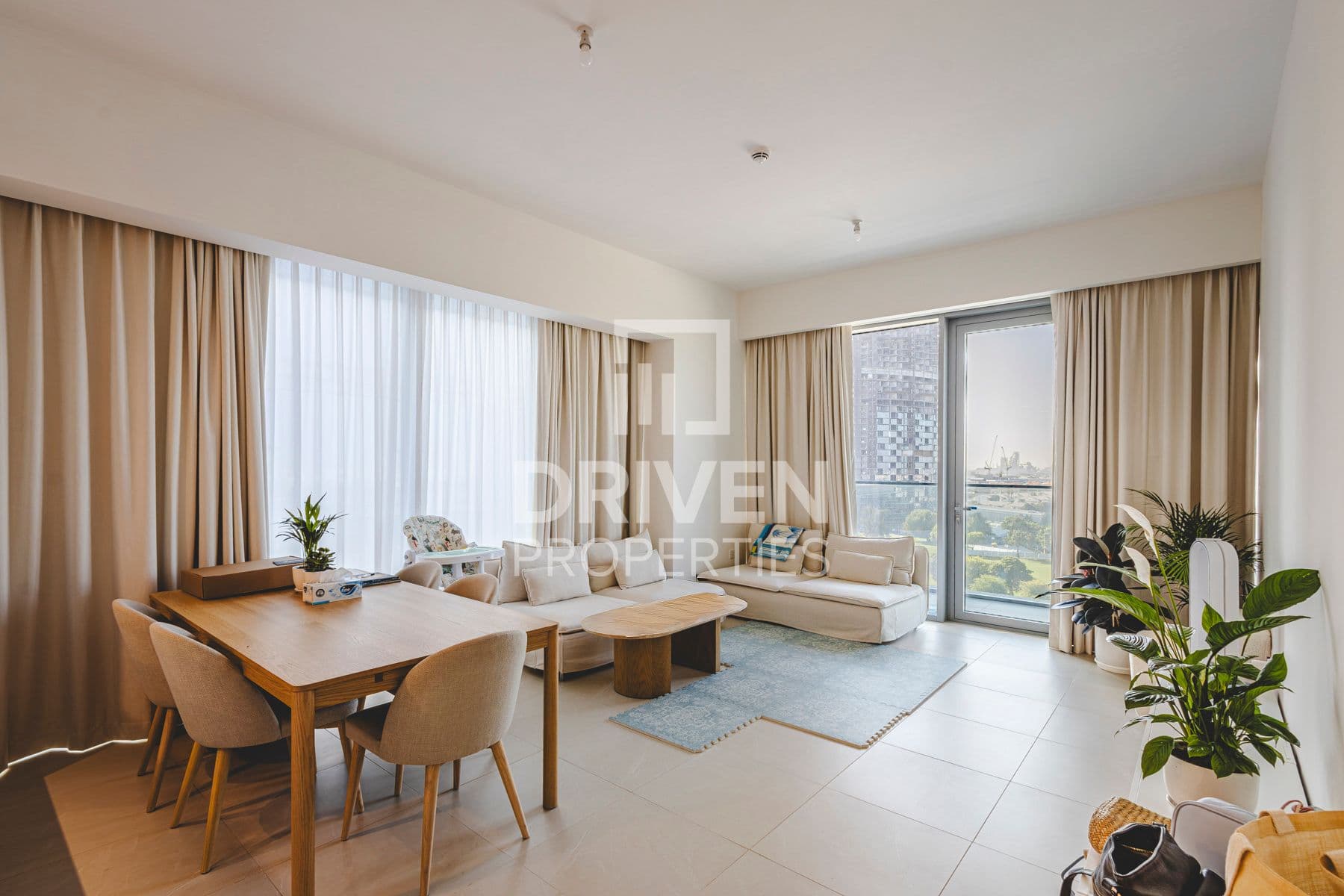 Canal Front Residence 7