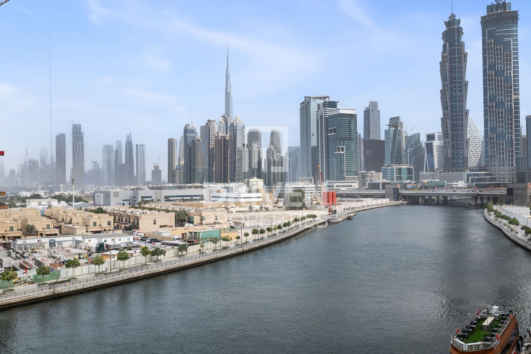 Canal Front Residence 7