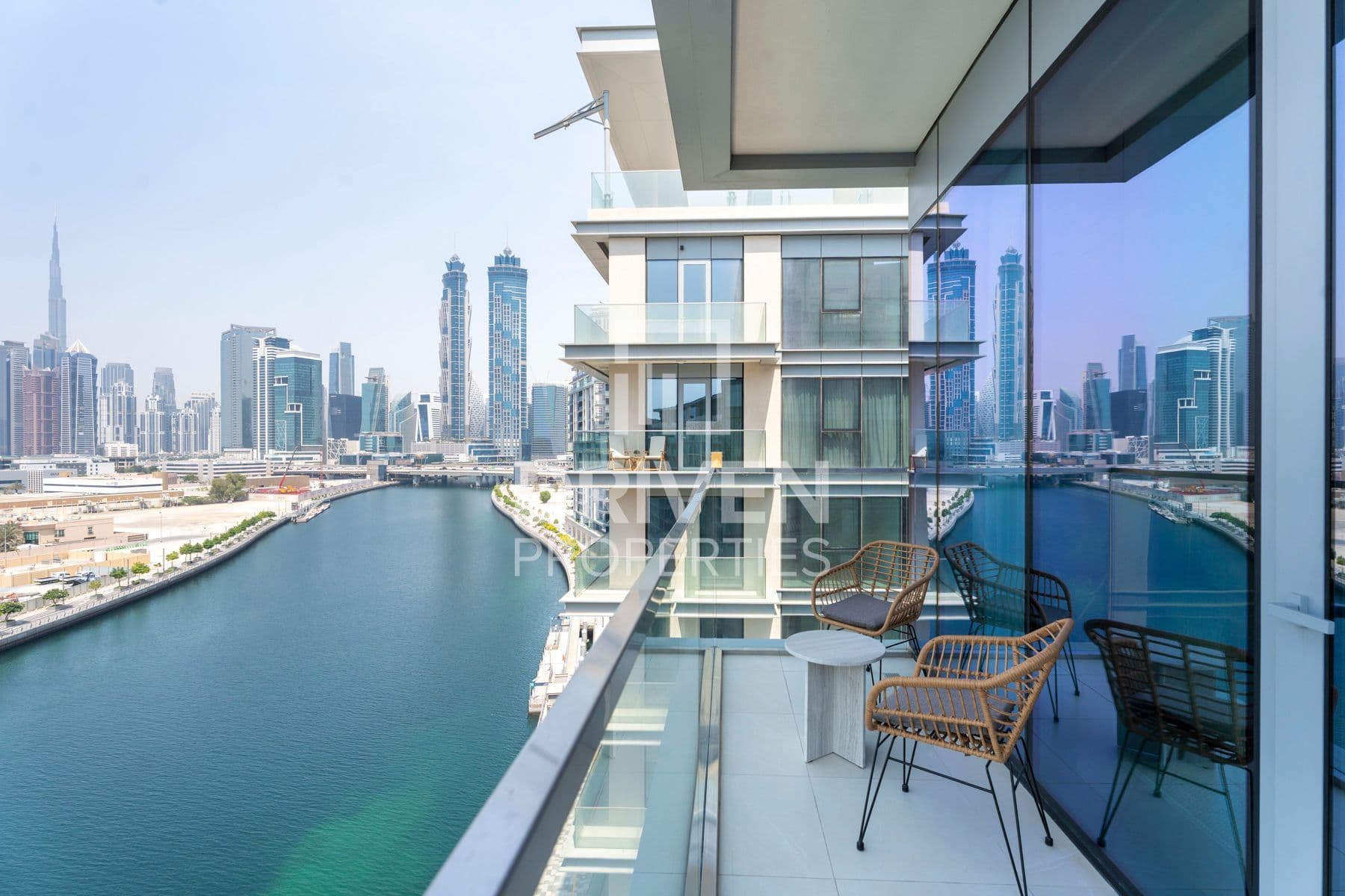 Canal Front Residence 7