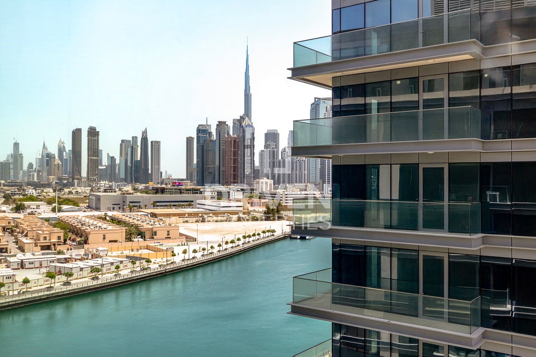 Canal Front Residence 7