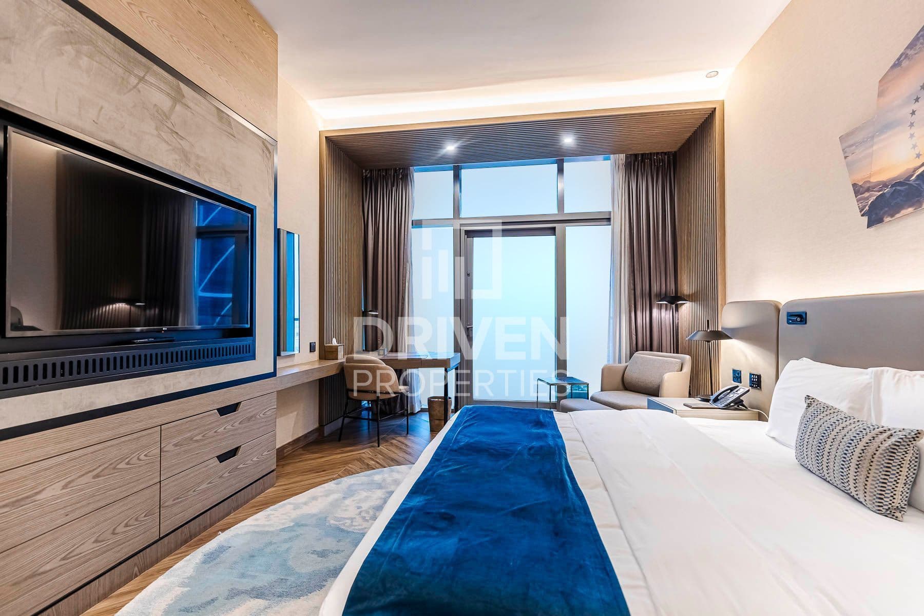 Paramount Tower Hotel and Residences