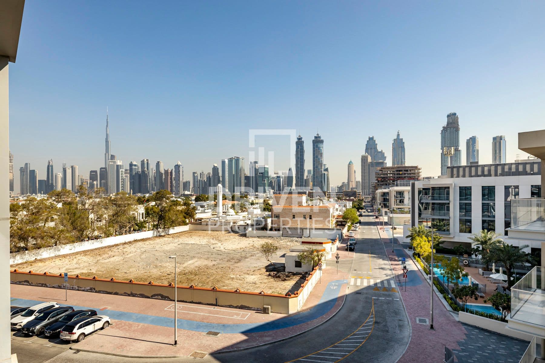 Canal Front Residence 4