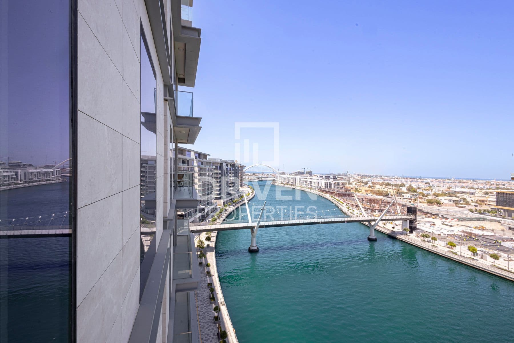 Canal Front Residence 7