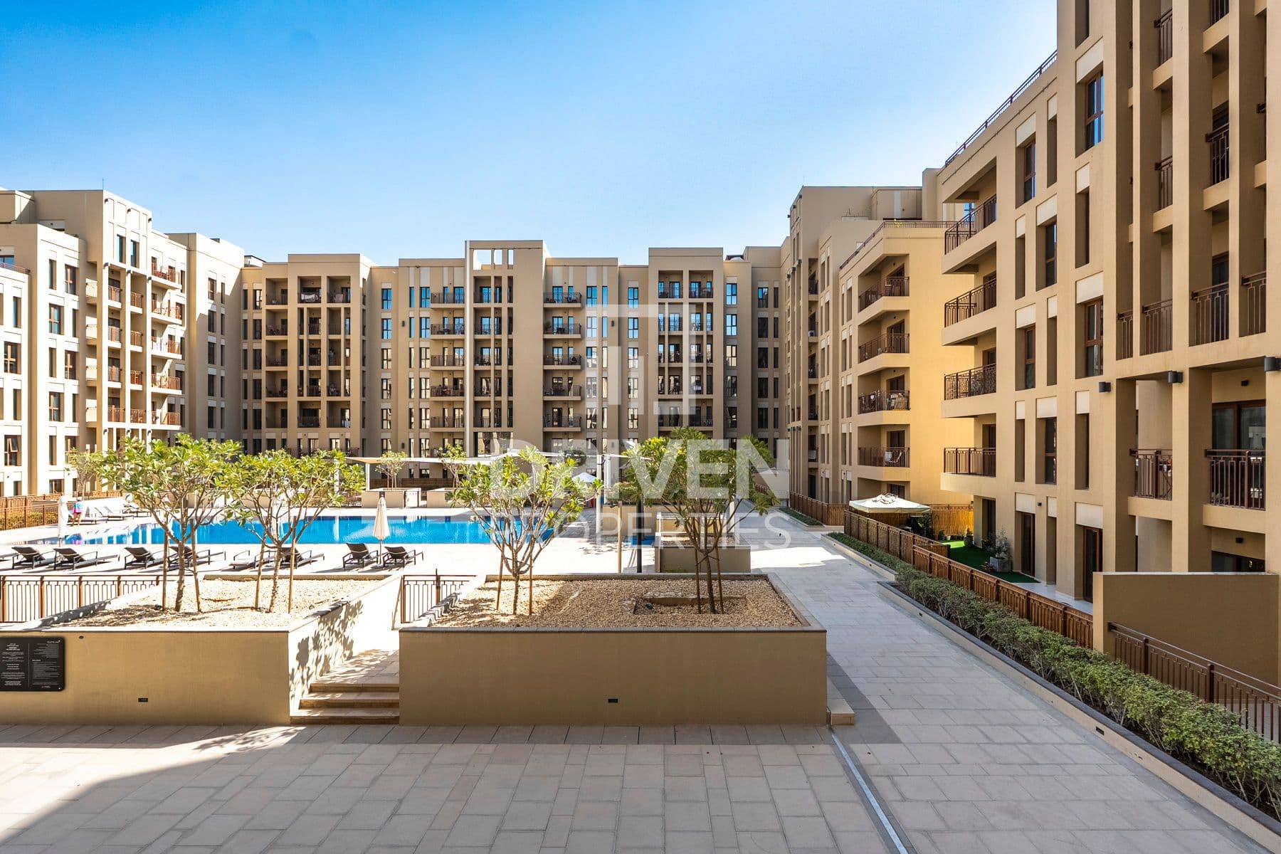 Zahra Breeze Apartments 3A