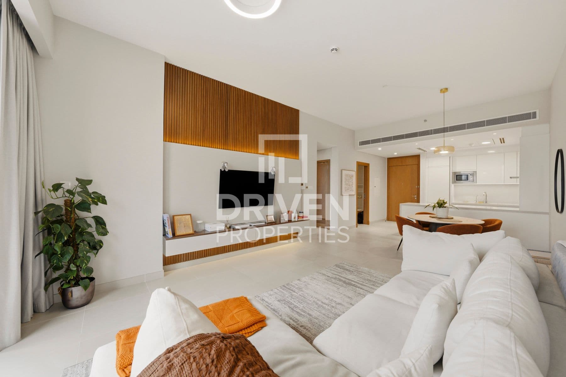 Canal Front Residence 8