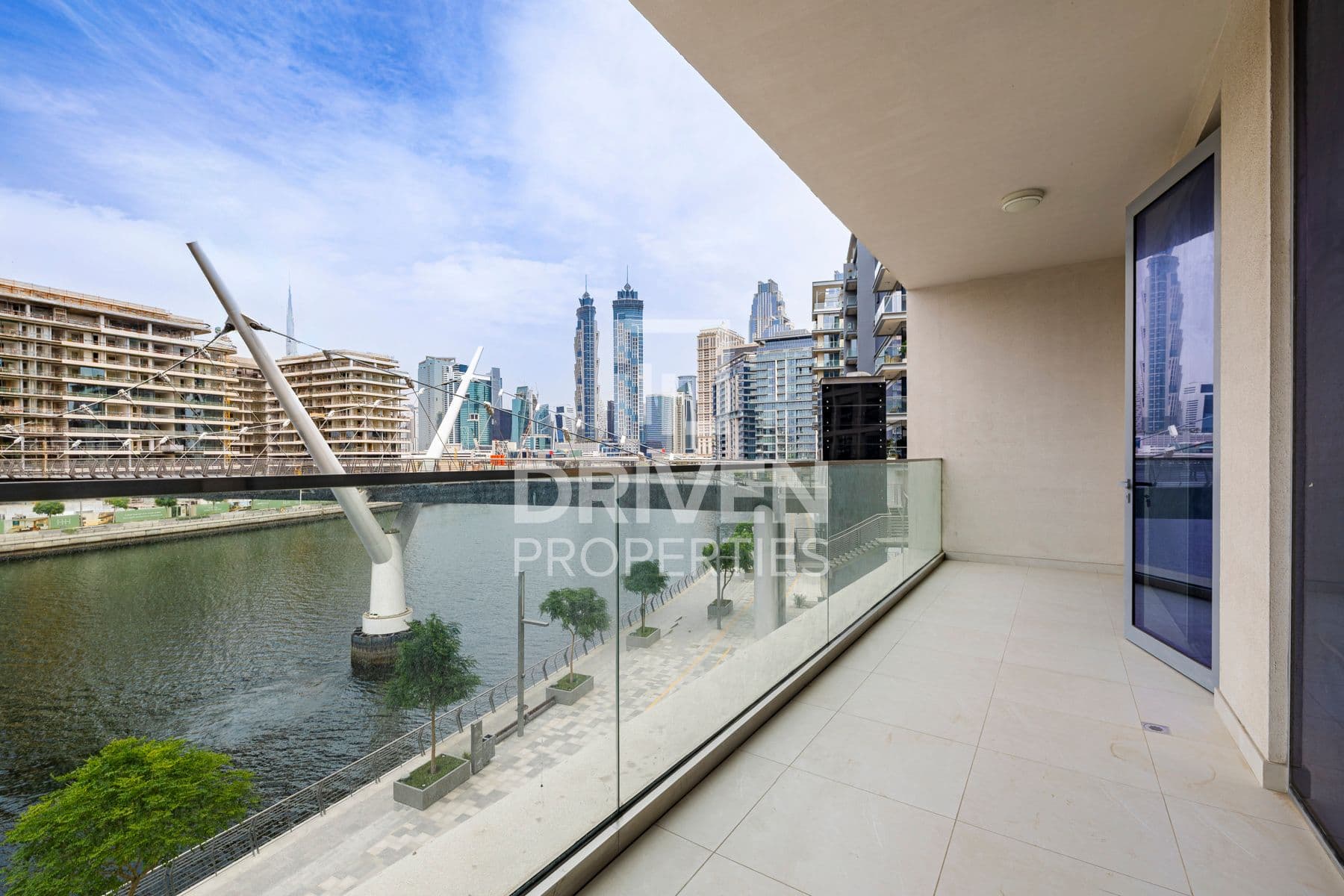 Canal Front Residence 6