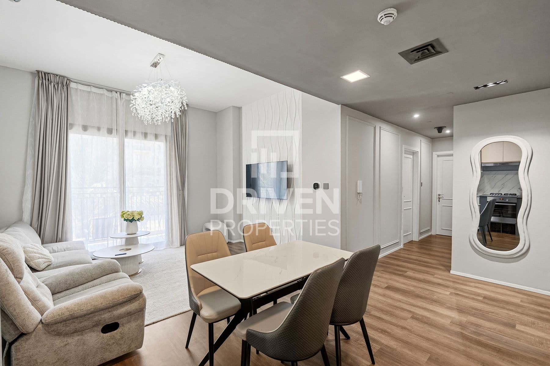 Zahra Breeze Apartments 3B