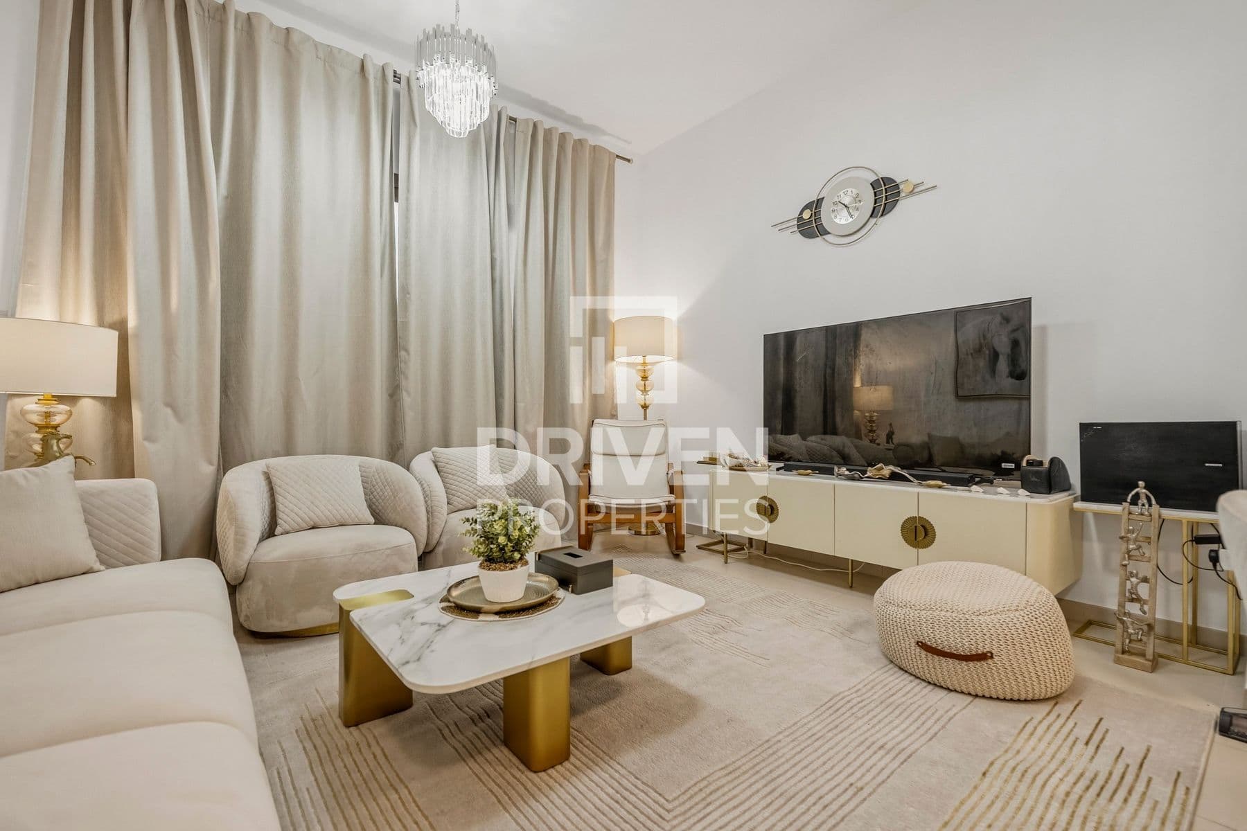 Zahra Breeze Apartments 3B