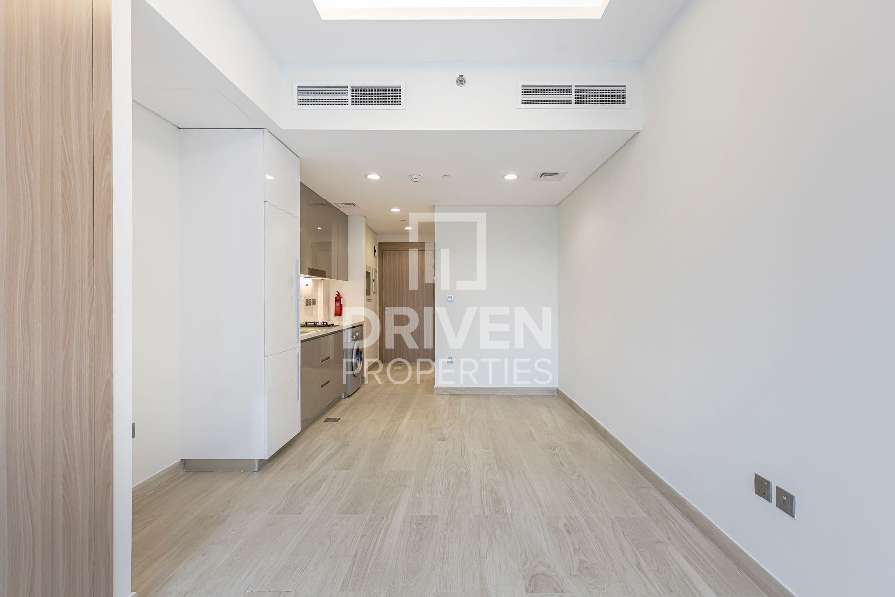 Azizi Riviera 9