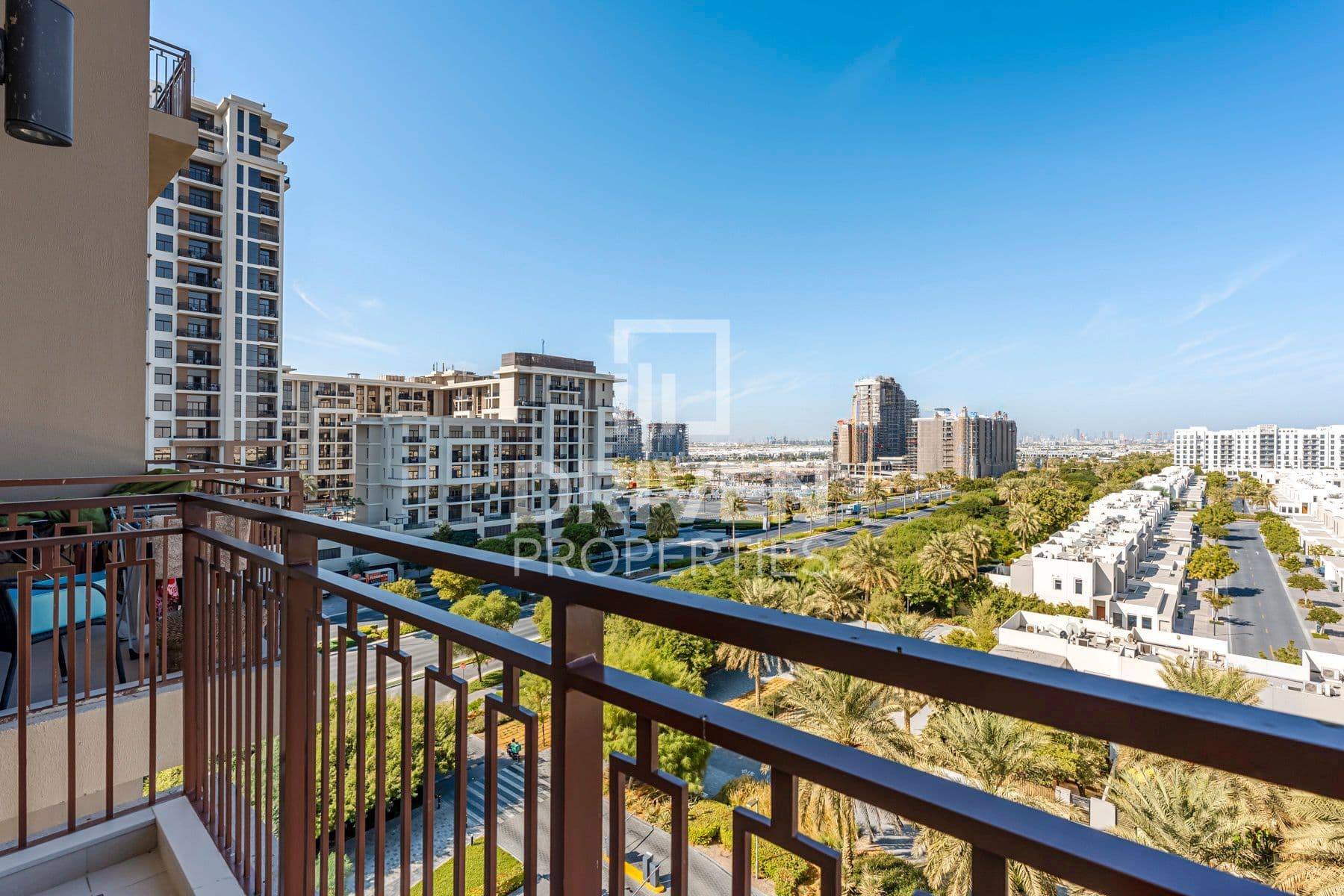 Zahra Breeze Apartments 3A