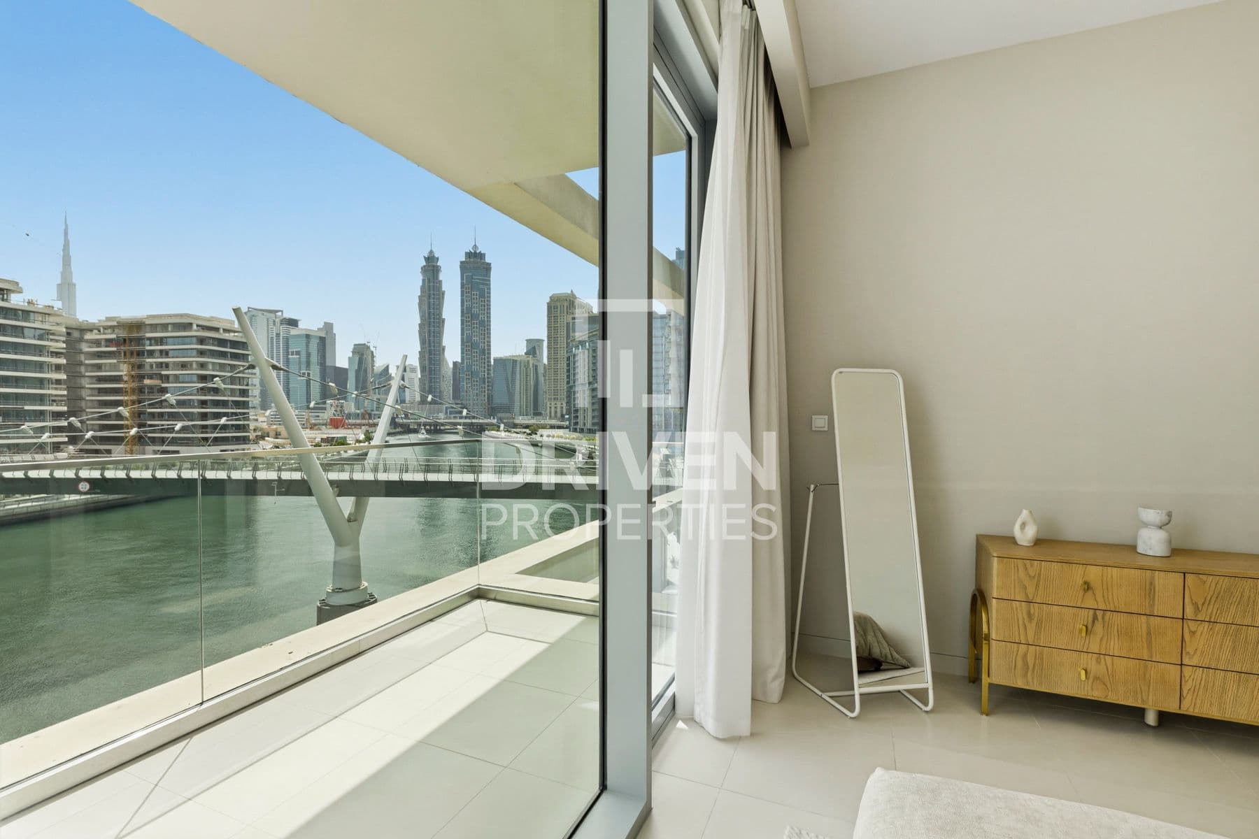 Canal Front Residence 6