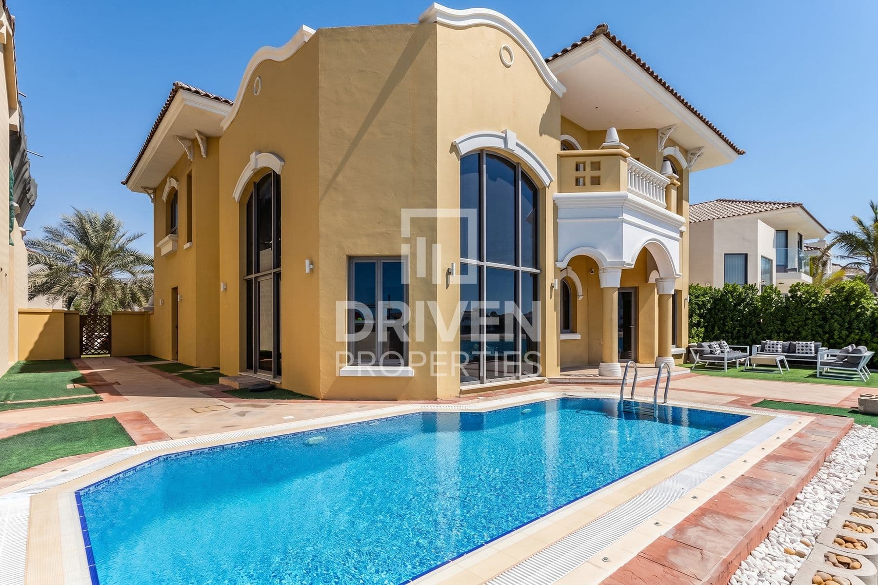 Signature Villas Frond C