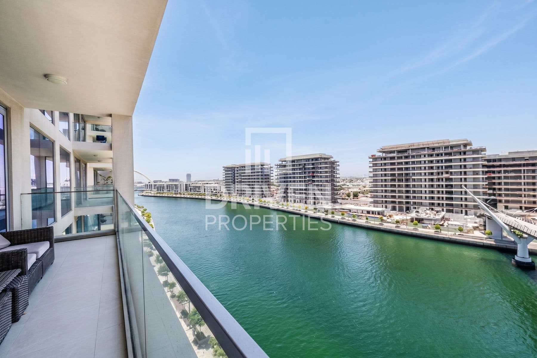 Canal Front Residence 6