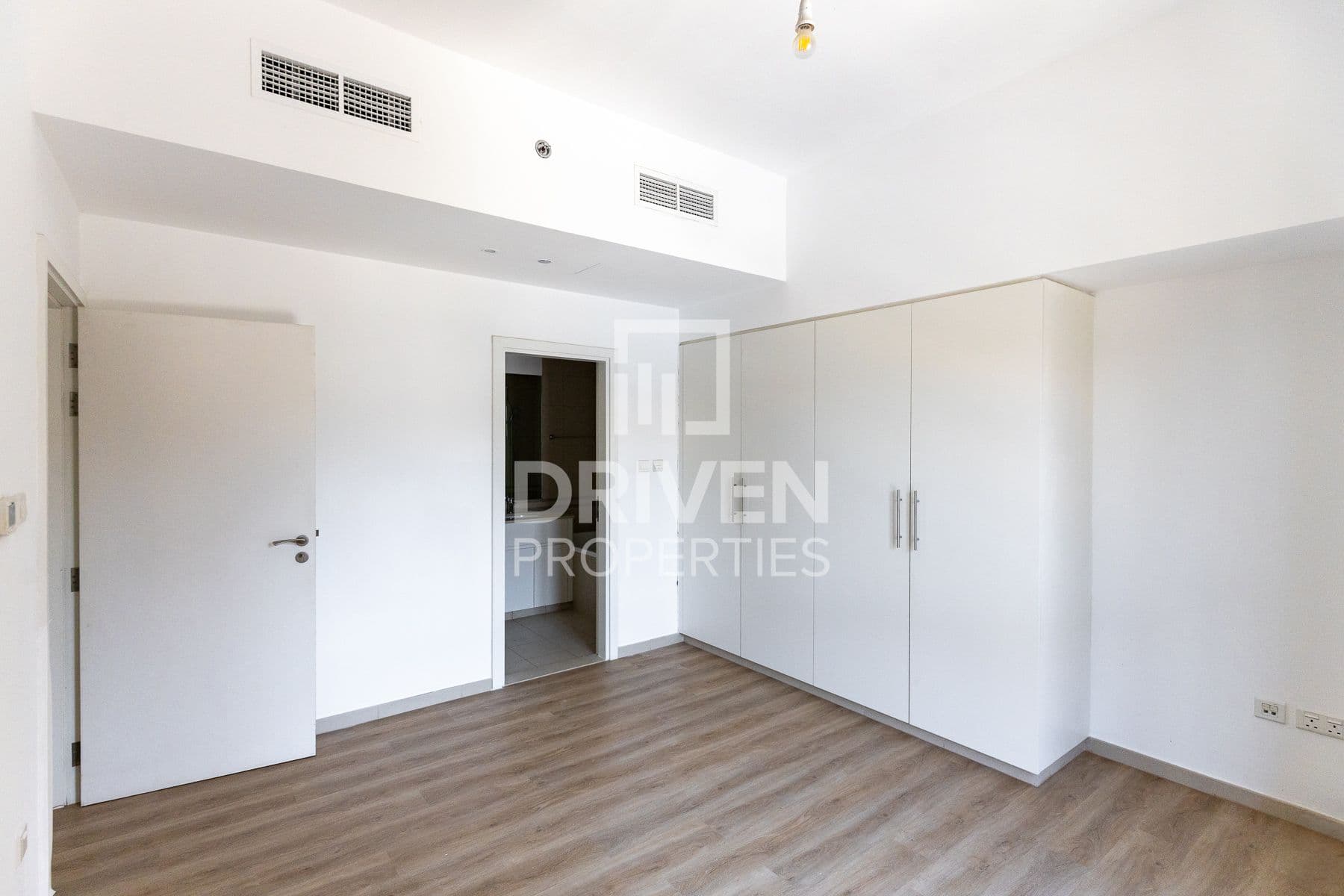 Zahra Breeze Apartments 3A