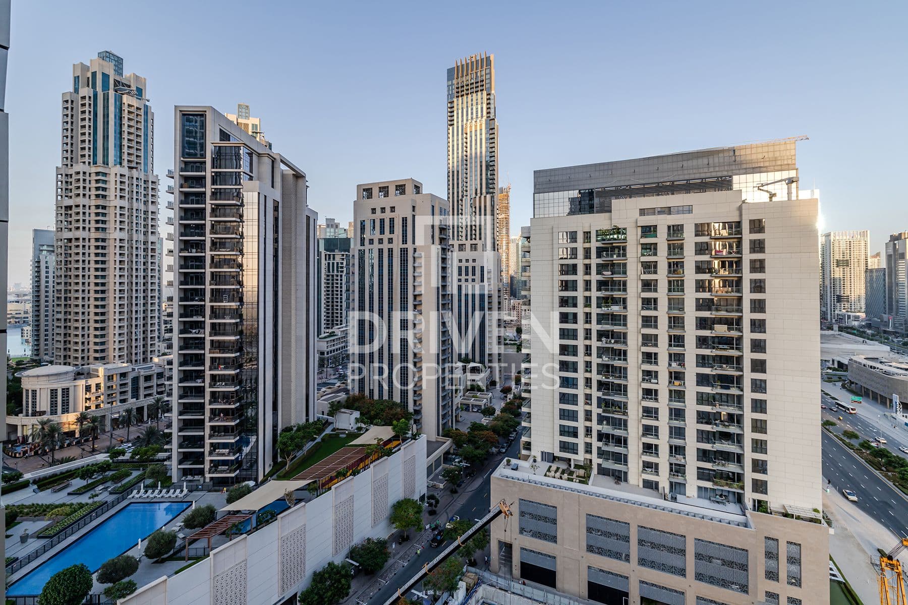 8 Boulevard Walk