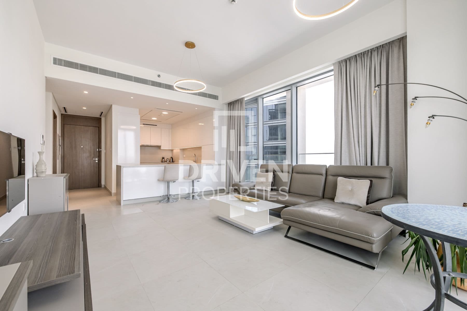 Canal Front Residence 6