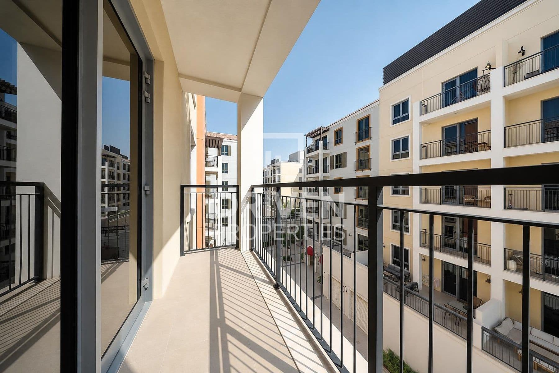 La Rive Building 4