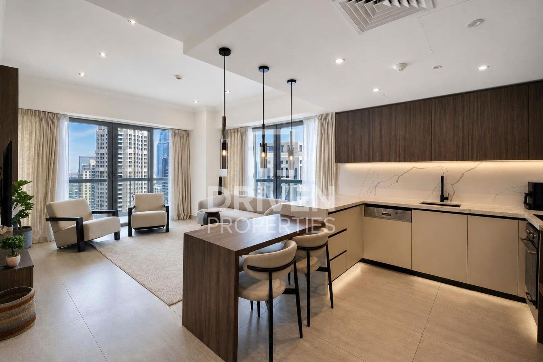 8 Boulevard Walk