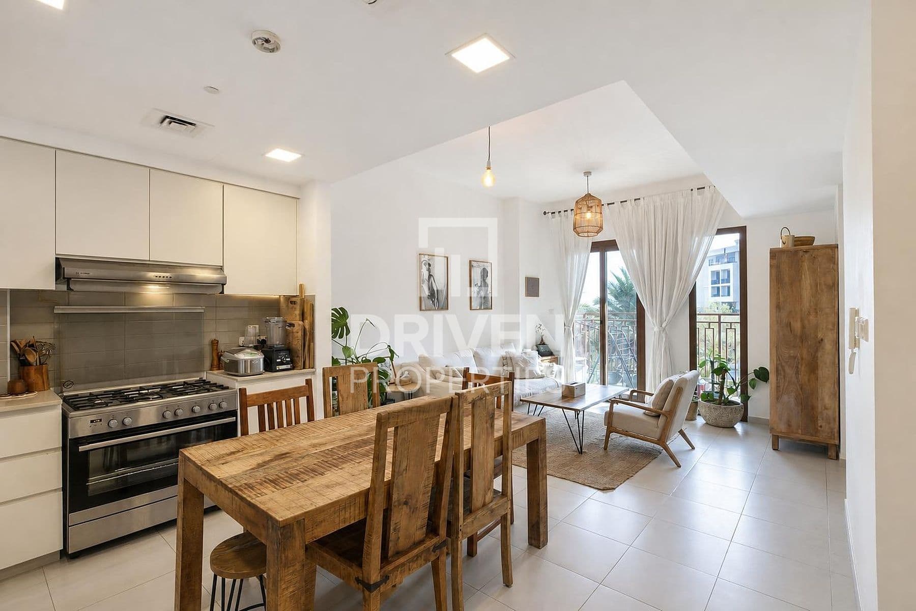 Zahra Breeze Apartments 3B