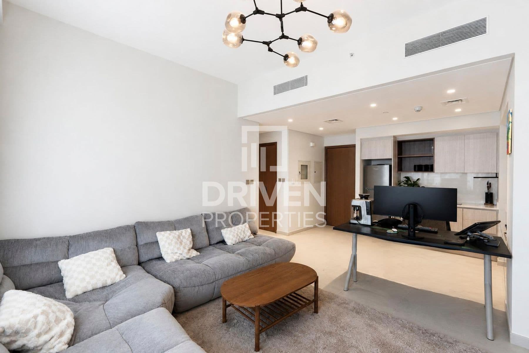 Vida Residences Creek Beach