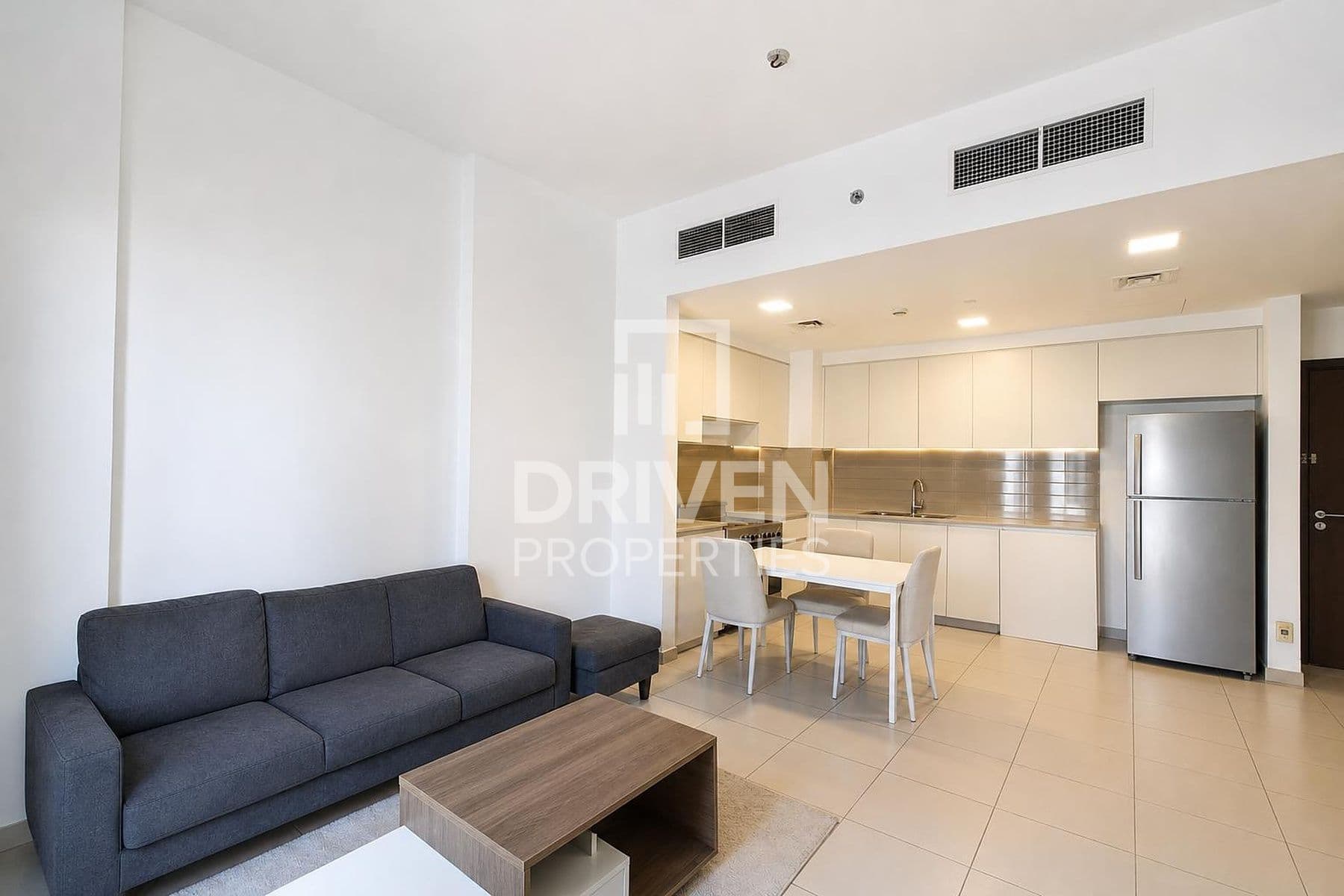 Zahra Breeze Apartments 3B