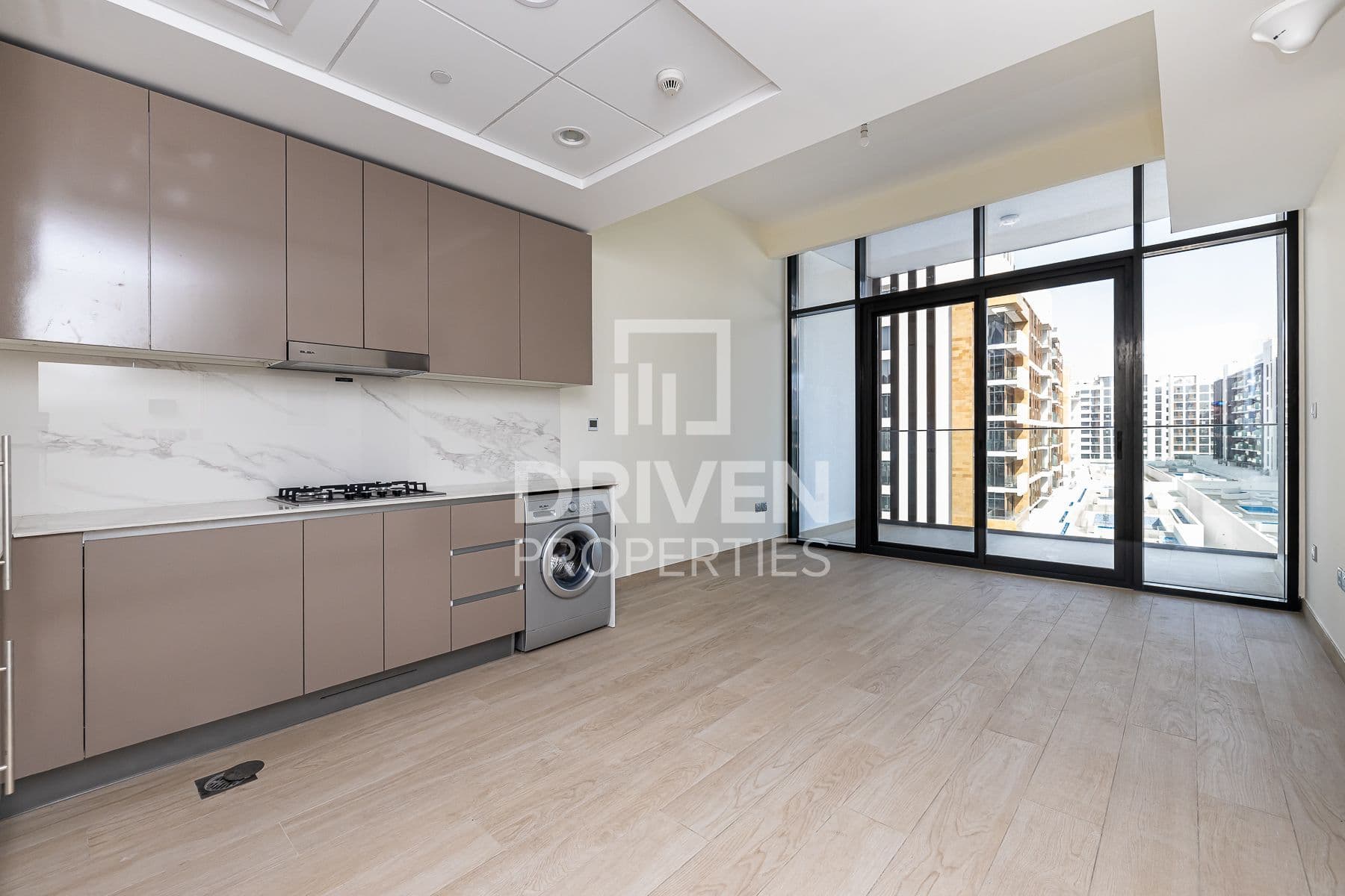 Azizi Riviera 4